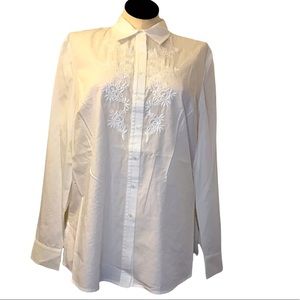 Jones New York Button Up Shirt Women’s Size XL Color White Long Sleeve collared